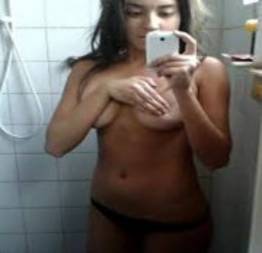 Socou ate as bolas no cu da novinha