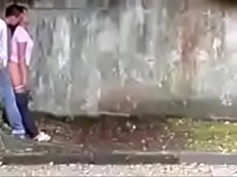 Cabulou aula e fodeu do lado de fora e filmaram