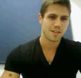 Vídeo porno ? Jonas ex-bb mostrando a rola na CAM ? 22cm