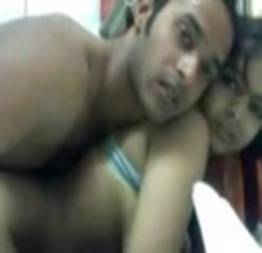 Novinha dando rapidinha com primo