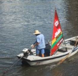Tripulantes de barcos não usam salva-vidas