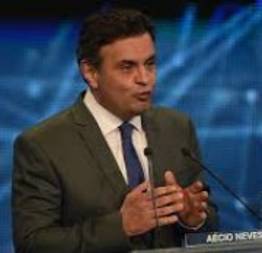 Candidato na televisão querendo comover o povo