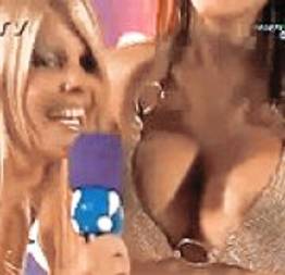 Monique Evans virando lésbica com a Mulher Melão!