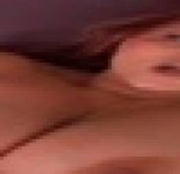 Ruiva gordinha e peituda se acabando na siririca