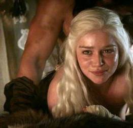 As cenas mais quentes e melhores da série game of thrones