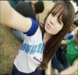 Novinha linda aguentando duas pinovinha linda aguentando duas pirocas no cuzinho