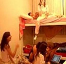 O q amigas safadinhas fazem qdo estao juntinhas no quarto