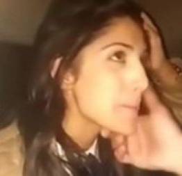 Morena gostosa pagando boquete dentro do carro depois da balada - porno gratis