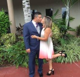 Professora foi demitida depois que caiu na net com o marido e o comedor