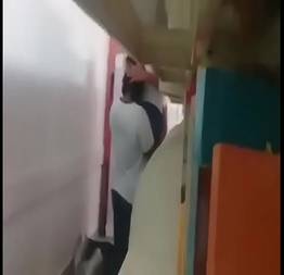Professora dando pro aluno na escola - Porno Vídeo Tube