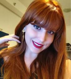 Val ninfeta linda e ruiva caiu na net com nudes