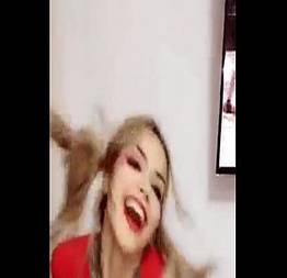 Safada Ray dando uma de arlequina na net