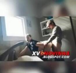 Fodendo minha namorada escondido de seus pais