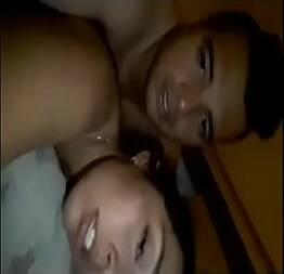 El amigo le roba el video de su novia
